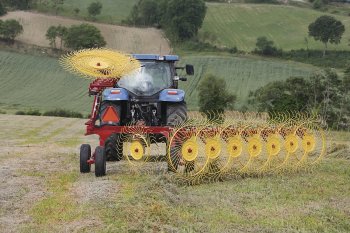 SITREX je největším světovým výrobcem paprskových shrnovačů