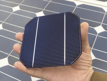 Obr. 6: Standardní polovodičový PV článek na bázi monokrystalického křemíku